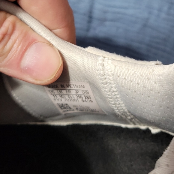 Shoes - Picture 6 of 8